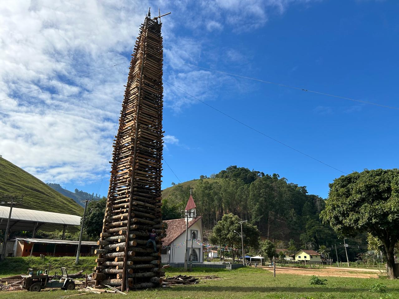 NOTÍCIA: Tradicional fogueira de São João, em Cachoeirinha, será neste sábado (22) e promete bater novo recorde de altura